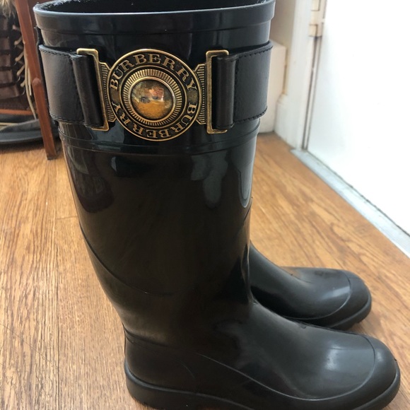 Authentic Burberry Rain Boot - Picture 1 of 4